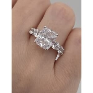 New 925 sterling silver engagement Cz Ring Size 6